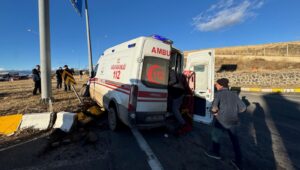 agrida ambulanskazaya karisti 2si agir 7 yarali xP3HI8OZ.jpg