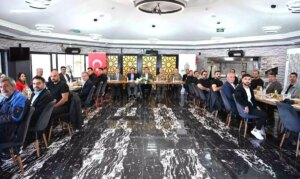 bitlis valisi ahmet karakaya basin mensuplariyla bir araya geldi LGRek6jm.jpg