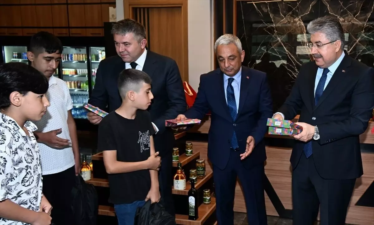 Vali Yılmaz, Yetim Çocuklarla Buluştu