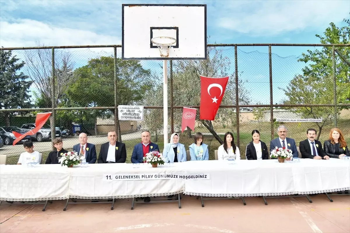 yetistirme yurdunda geleneksel pilav gunu etkinligi duzenlendi aT5sN84a.jpg