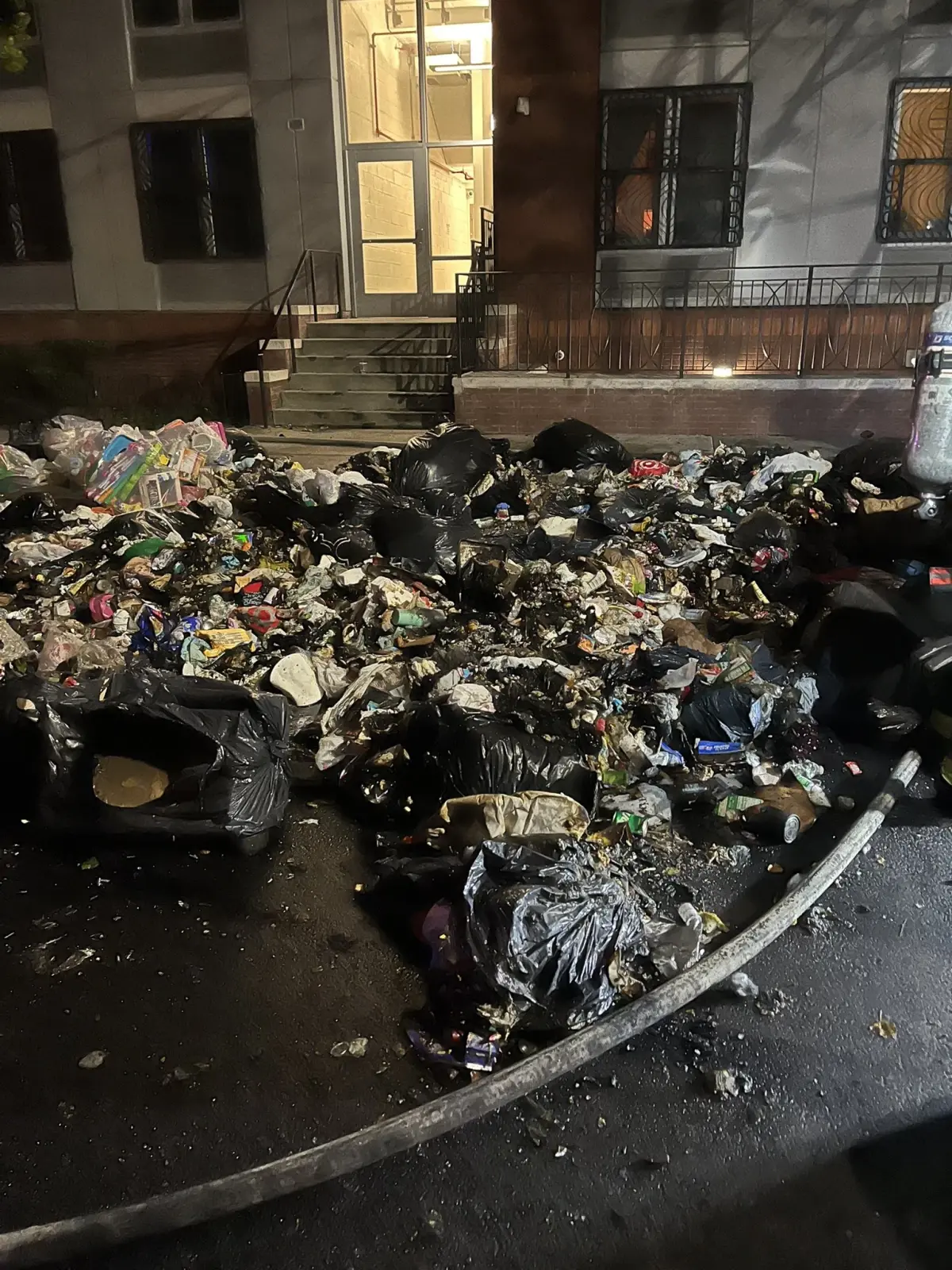 new yorkta arac patladi 7 itfaiyeci yaralandi eeWLwrz8.jpg