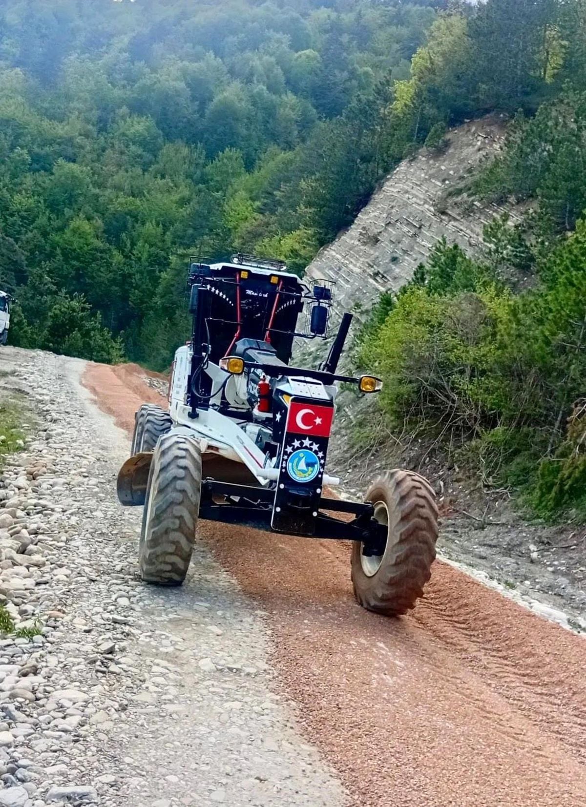 Sinop’ta Köy Yollarında İyileştirme Çalışmaları Hızla Devam Ediyor