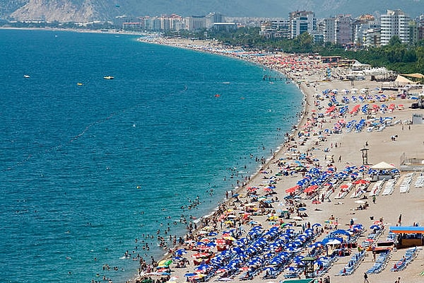 2026 Yazında Antalya’nın Plajlarının Cazibesi